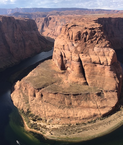 Book our Lake Powell and Horseshoe Bend helicopter charter including Paria Canyon Area, Marble Canyon, Glen Canyon Dam and the Lake Powell National Recreational area
